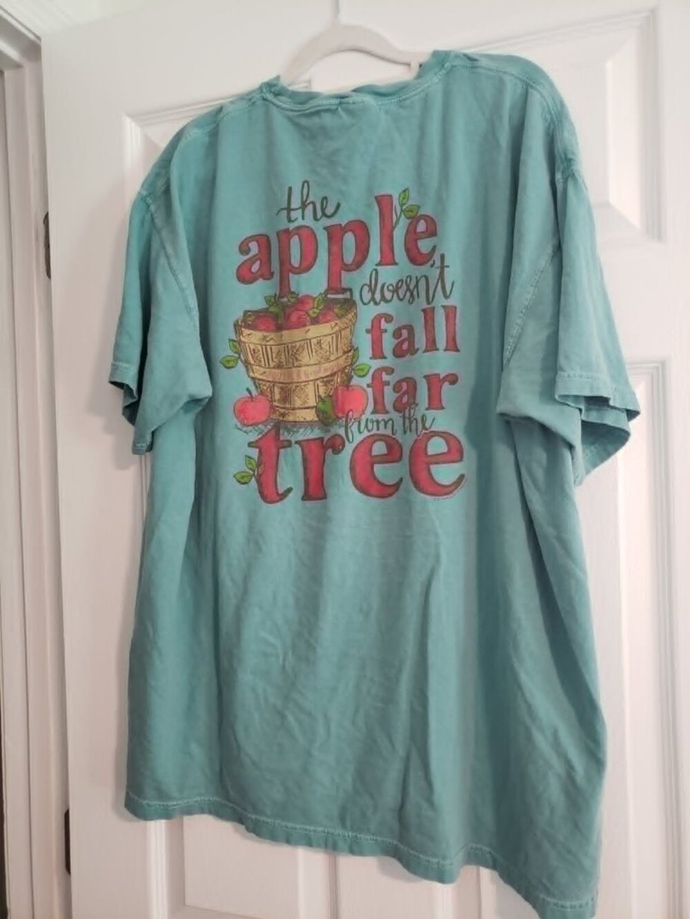 Southernology apple tshirt XL